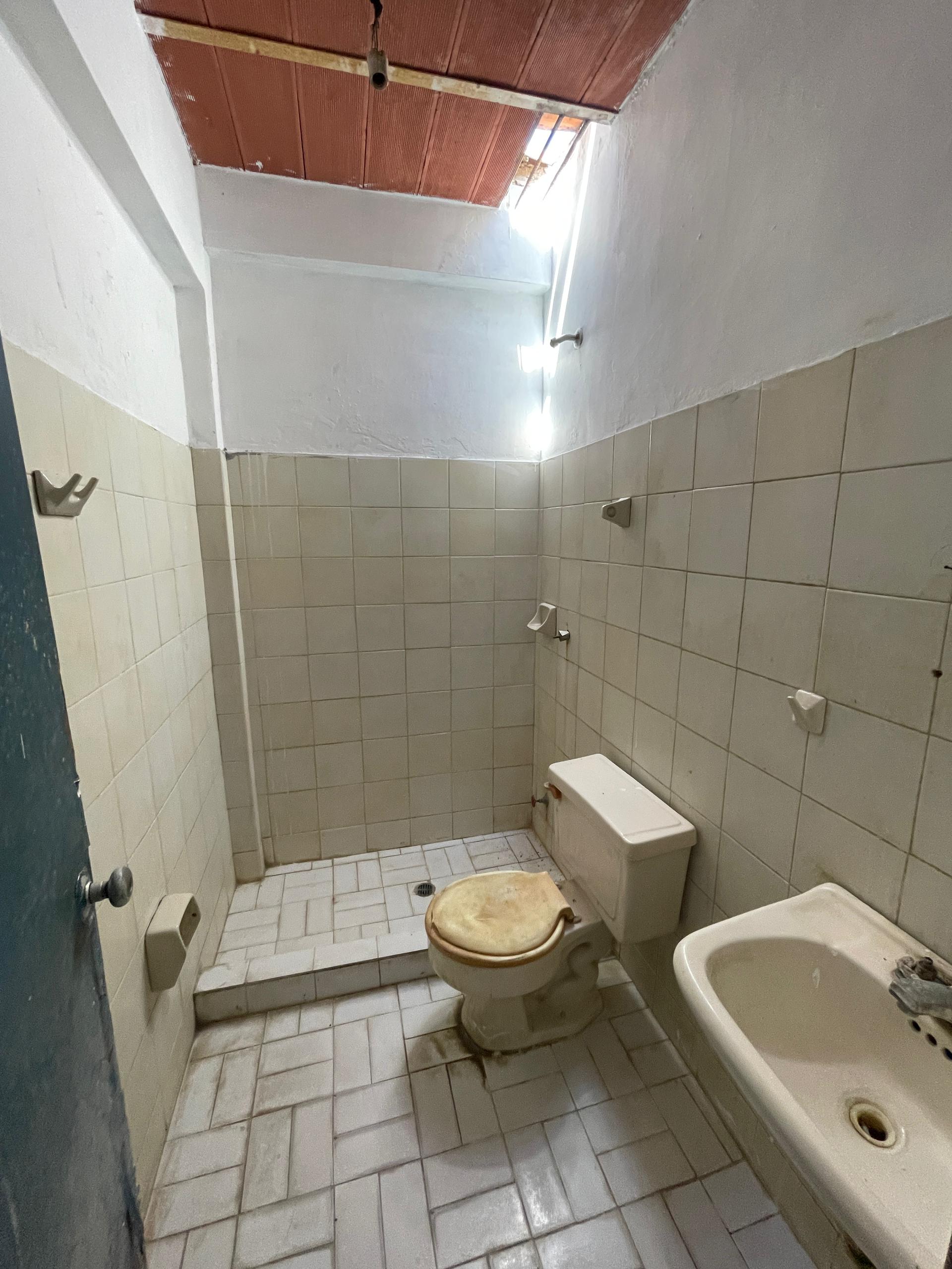 HOUSE FOR SALE IN PORLAMAR