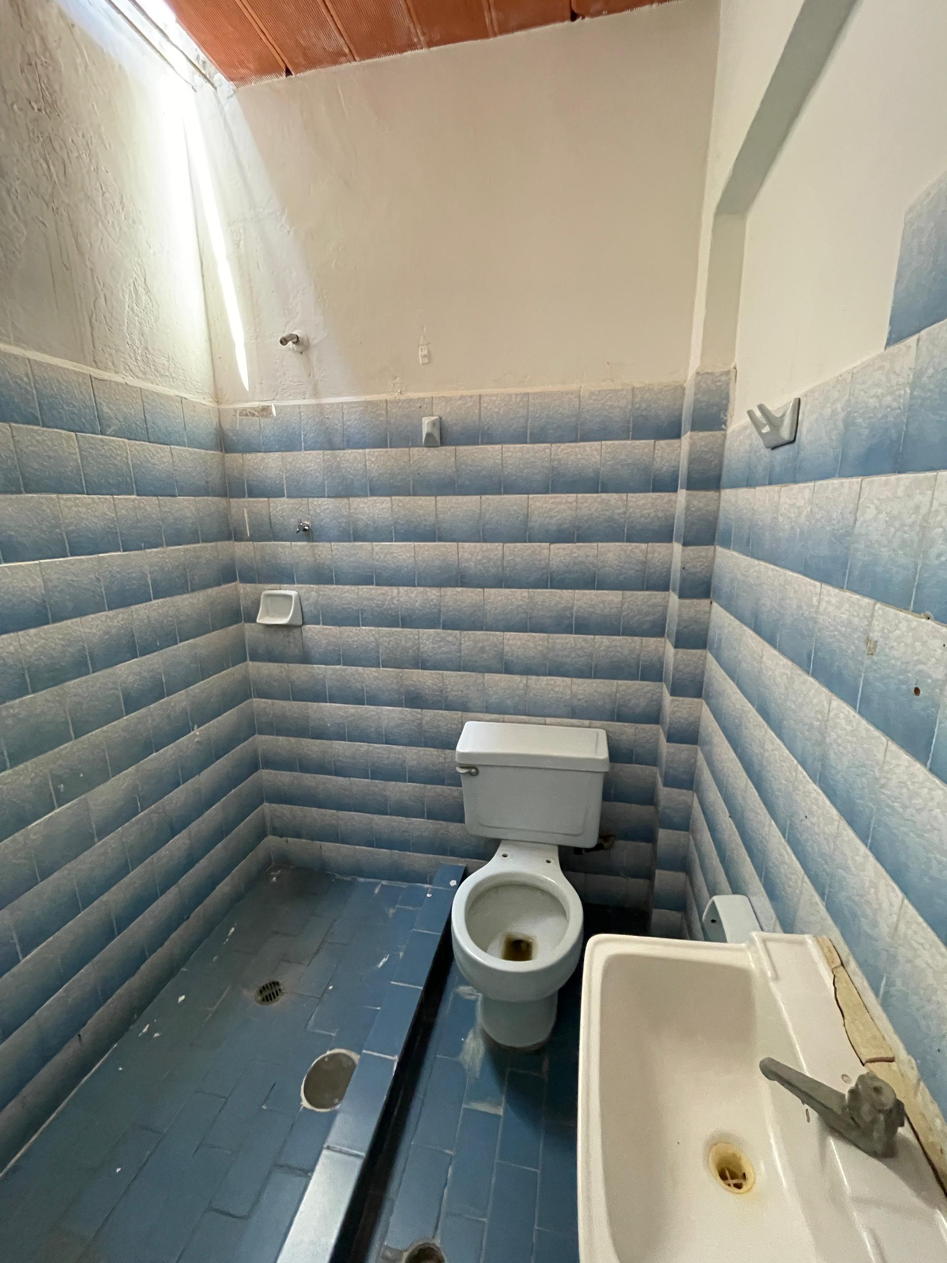 HOUSE FOR SALE IN PORLAMAR
