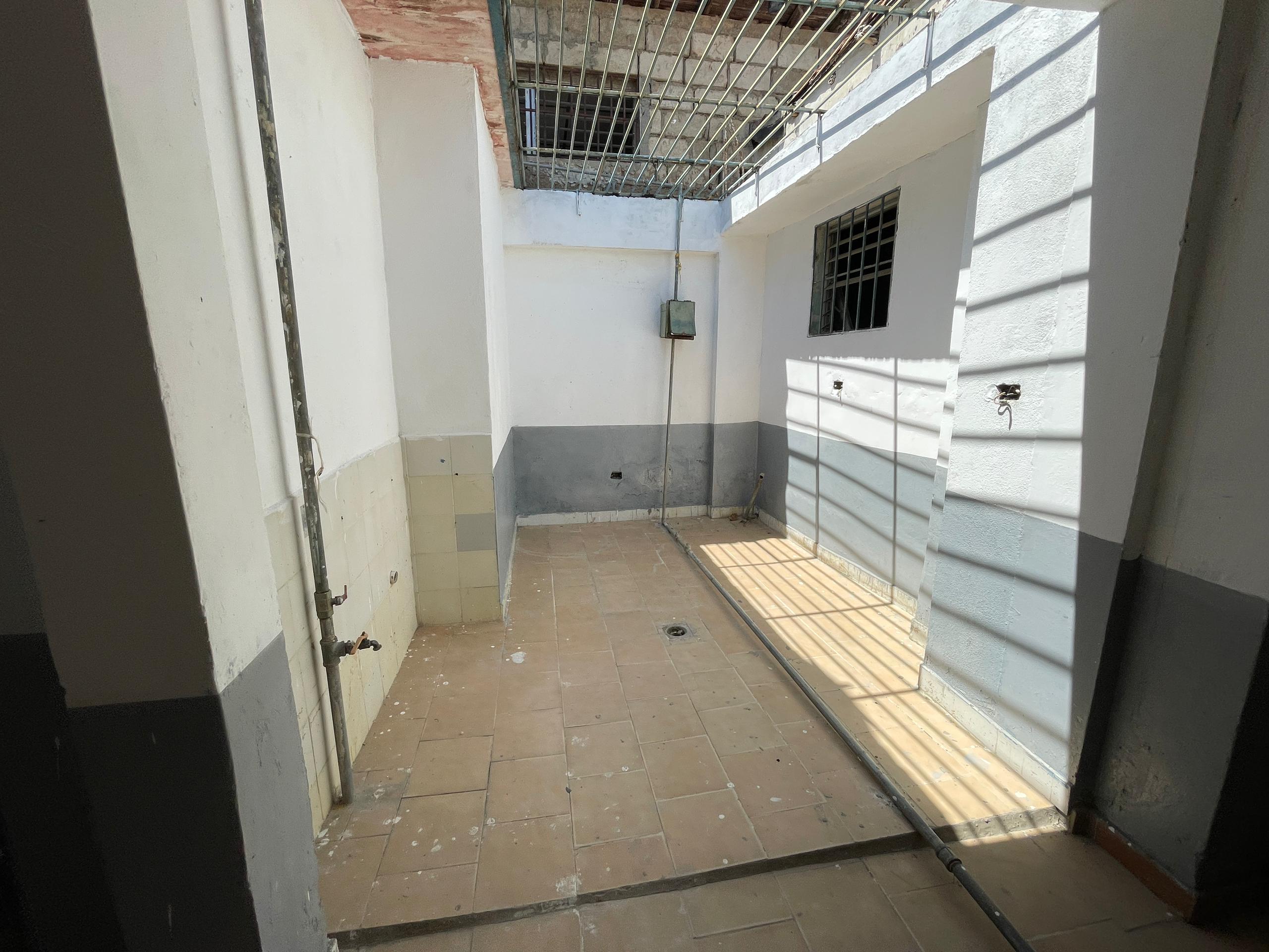 HOUSE FOR SALE IN PORLAMAR